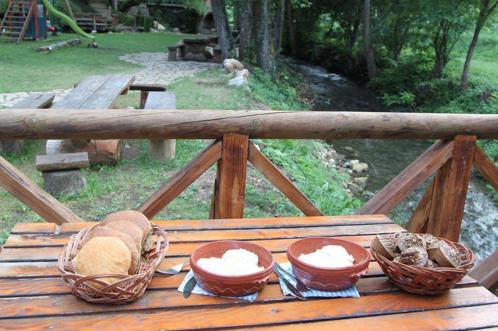 Gradacka Banja Brvnare Appartement Gradac  Buitenkant foto